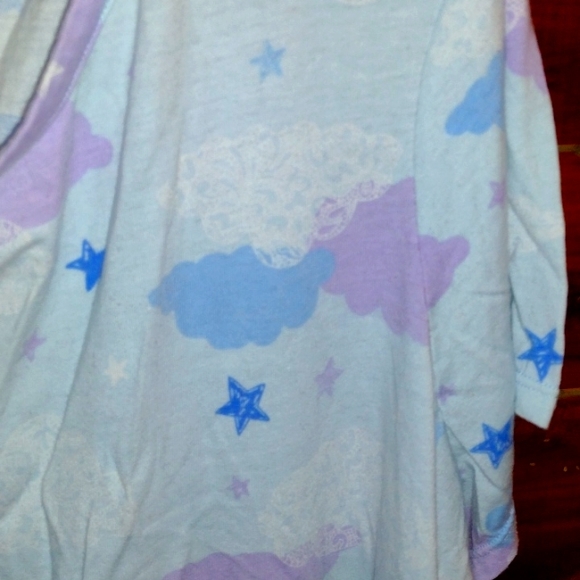 Women's plus size 2x nightgown with clouds - Picture 2 of 3